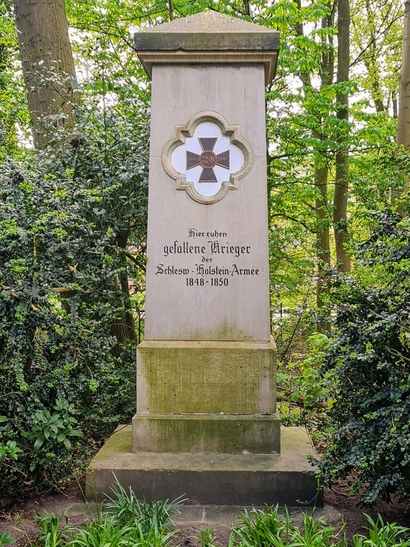 Denkmal auf dem Nordfriedhof.