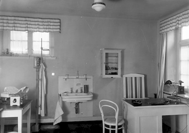 Innenansicht der Fürsorgestelle
      1927